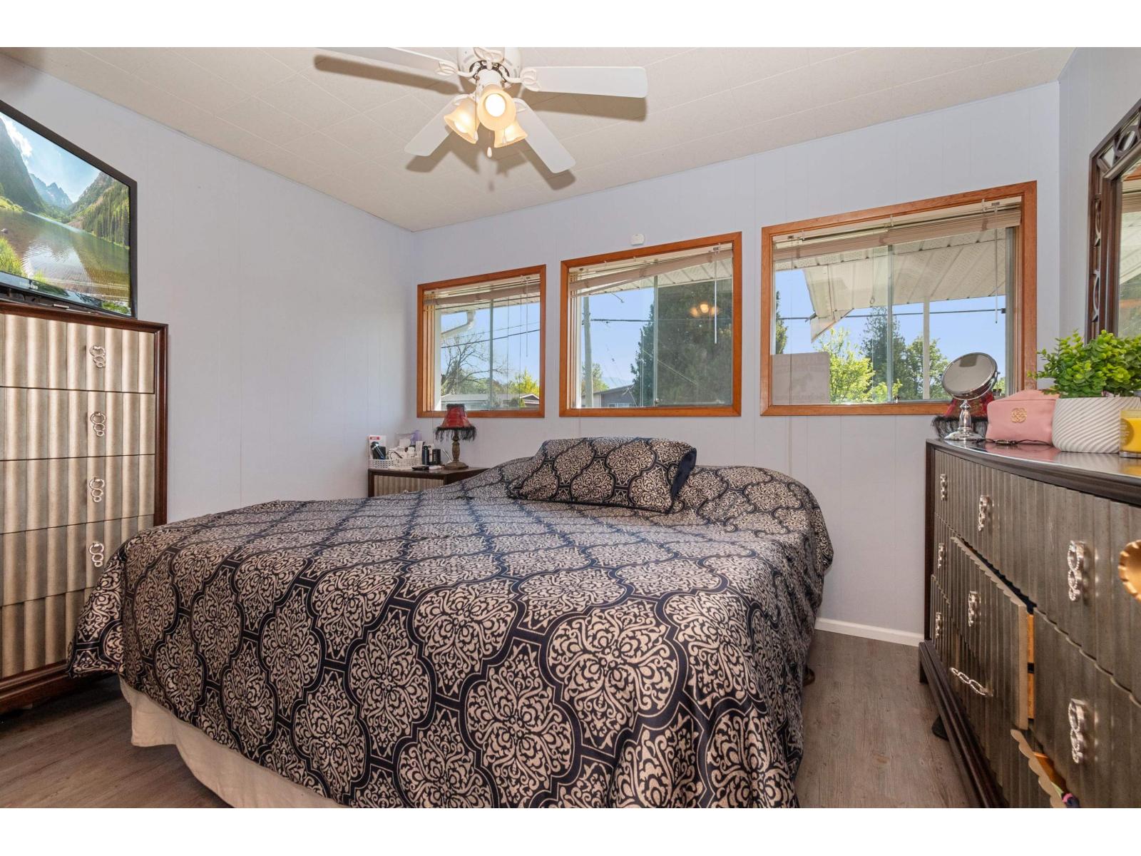 Photo 4 of 45325 Crescent Drive Chilliwack Proper West, Chilliwack BC