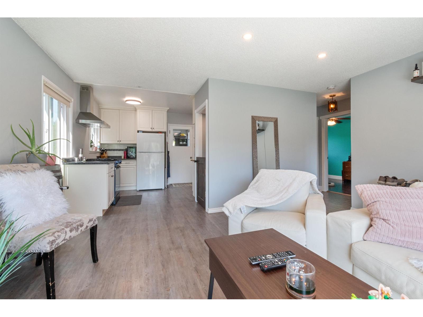 Photo 6 of 45325 Crescent Drive Chilliwack Proper West, Chilliwack BC