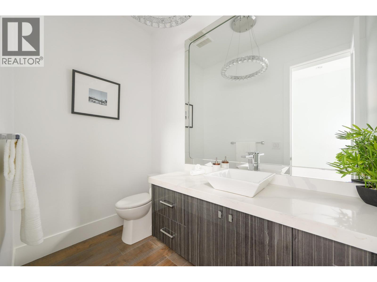 Photo 11 of 5477 15 B Avenue, Delta BC