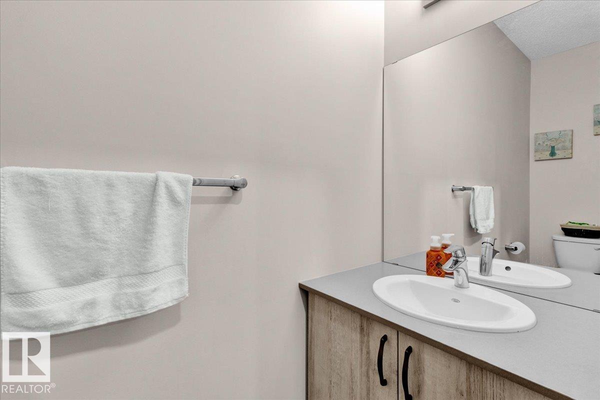 Photo 11 of 9457 206 A St Nw, Edmonton AB