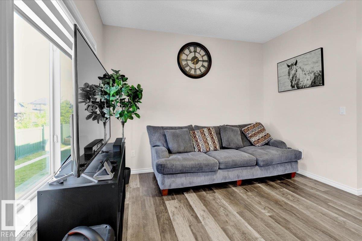 Photo 17 of 9457 206 A St Nw, Edmonton AB