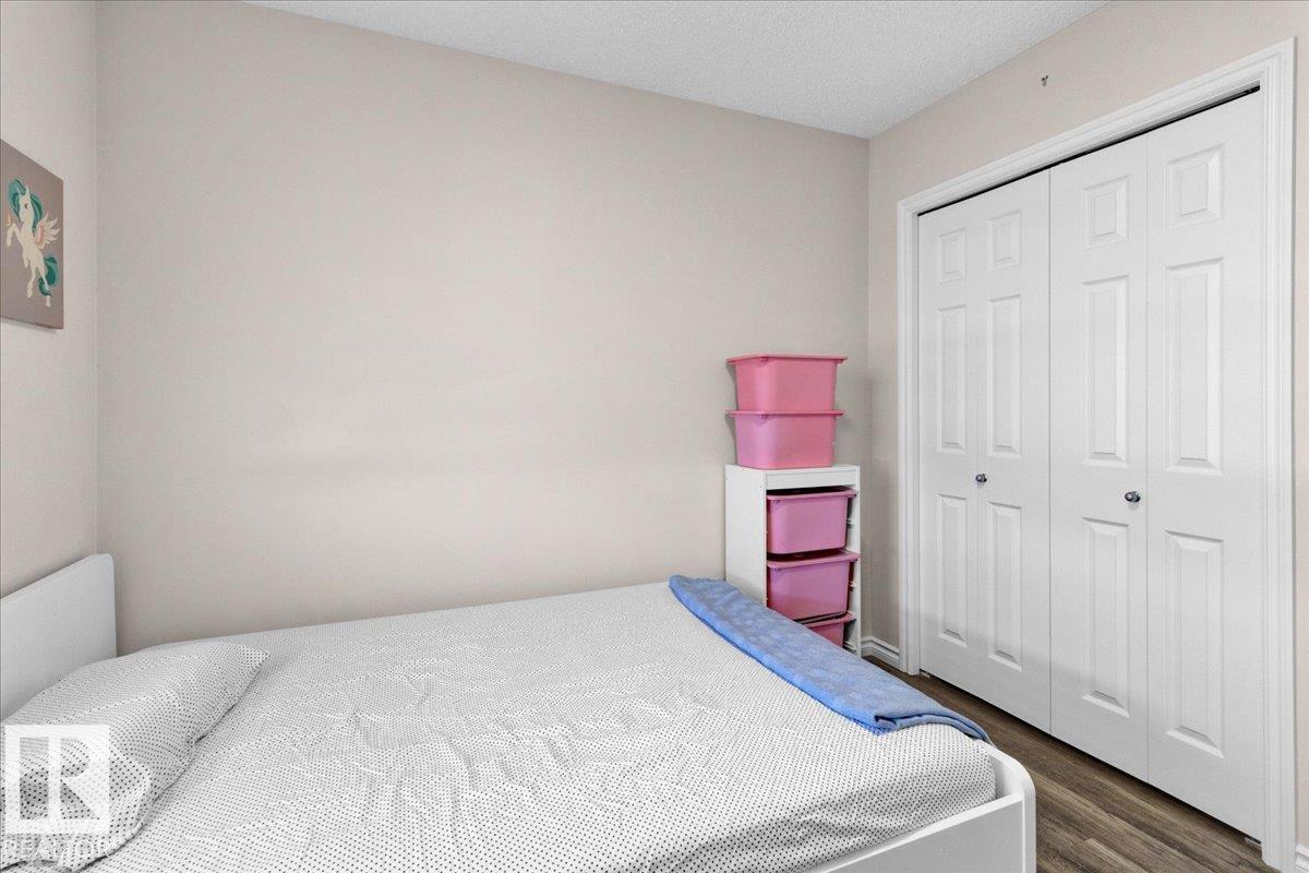 Photo 32 of 9457 206 A St Nw, Edmonton AB