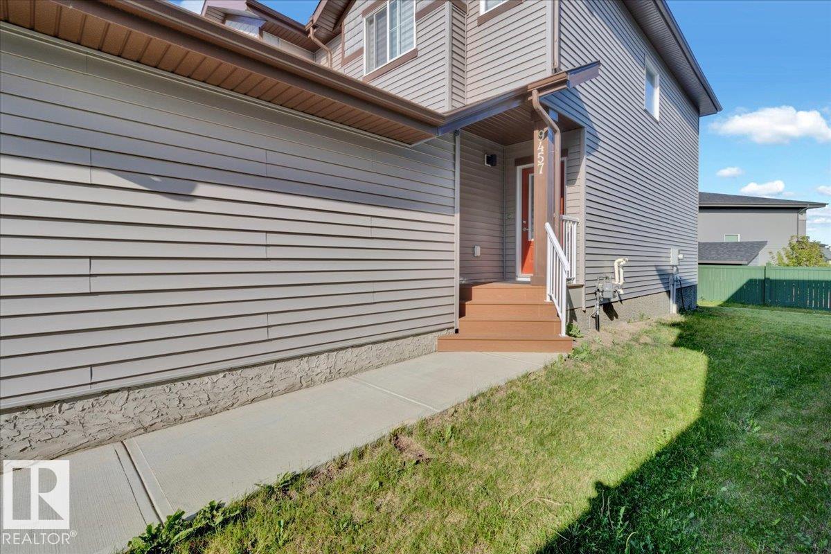 Photo 7 of 9457 206 A St Nw, Edmonton AB