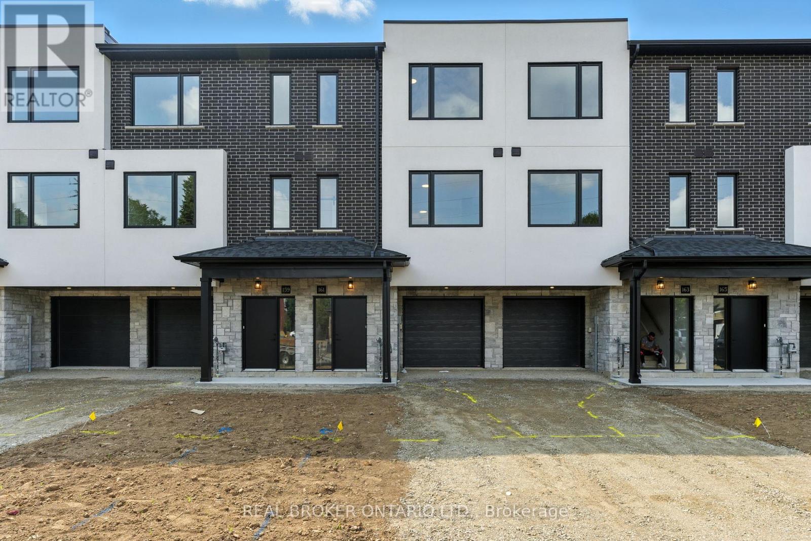 Photo 11 of Unit 3 161 Fifth Avenue, Brant ON