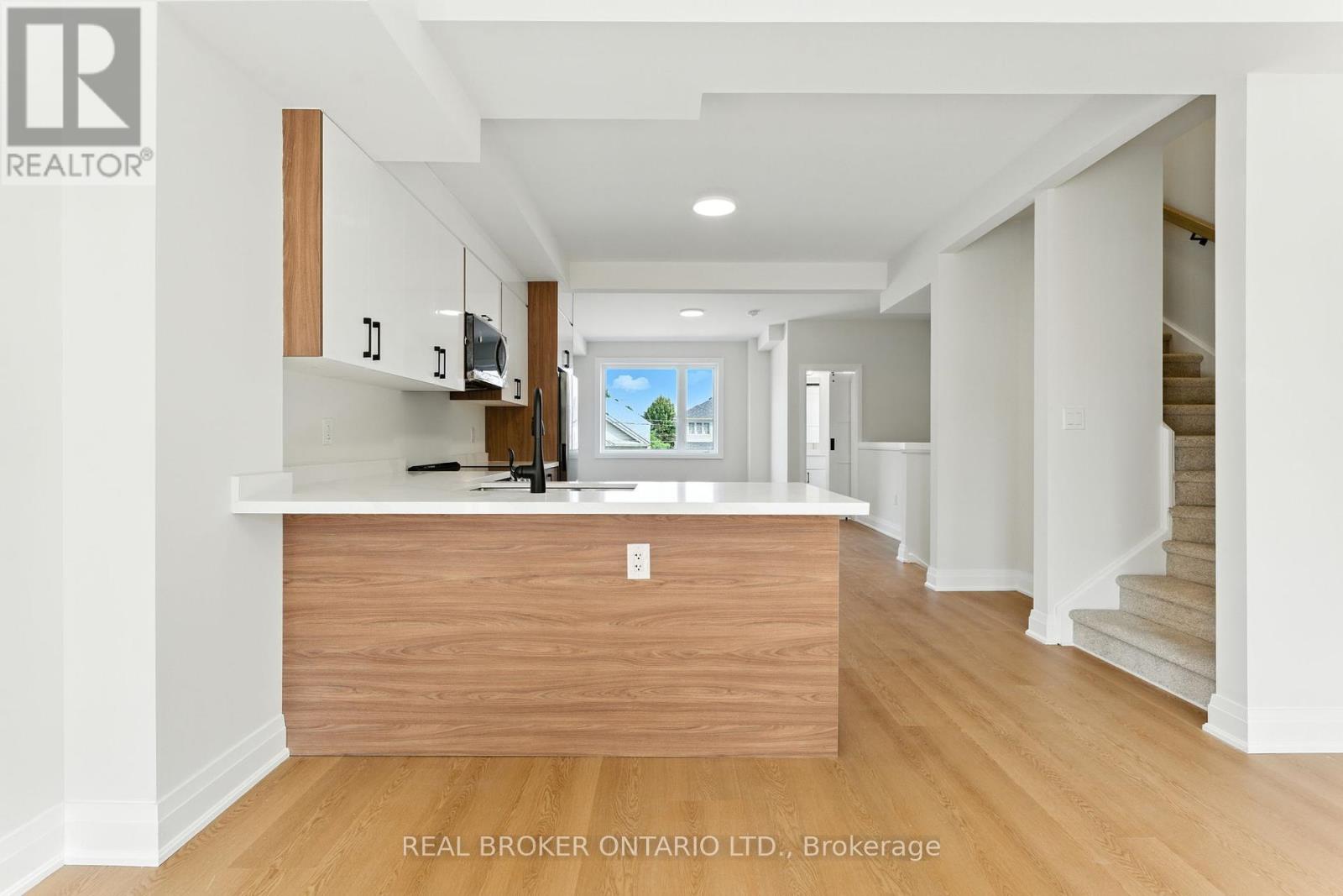 Photo 6 of Unit 3 161 Fifth Avenue, Brant ON