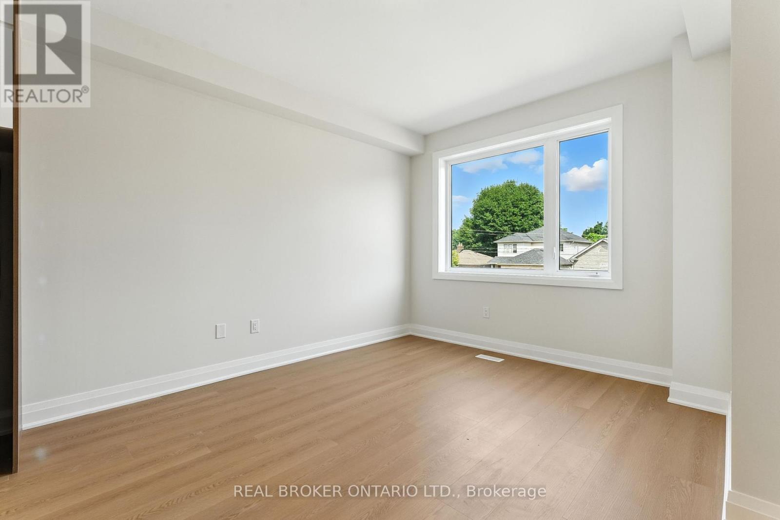 Photo 28 of Unit 3 161 Fifth Avenue, Brant ON