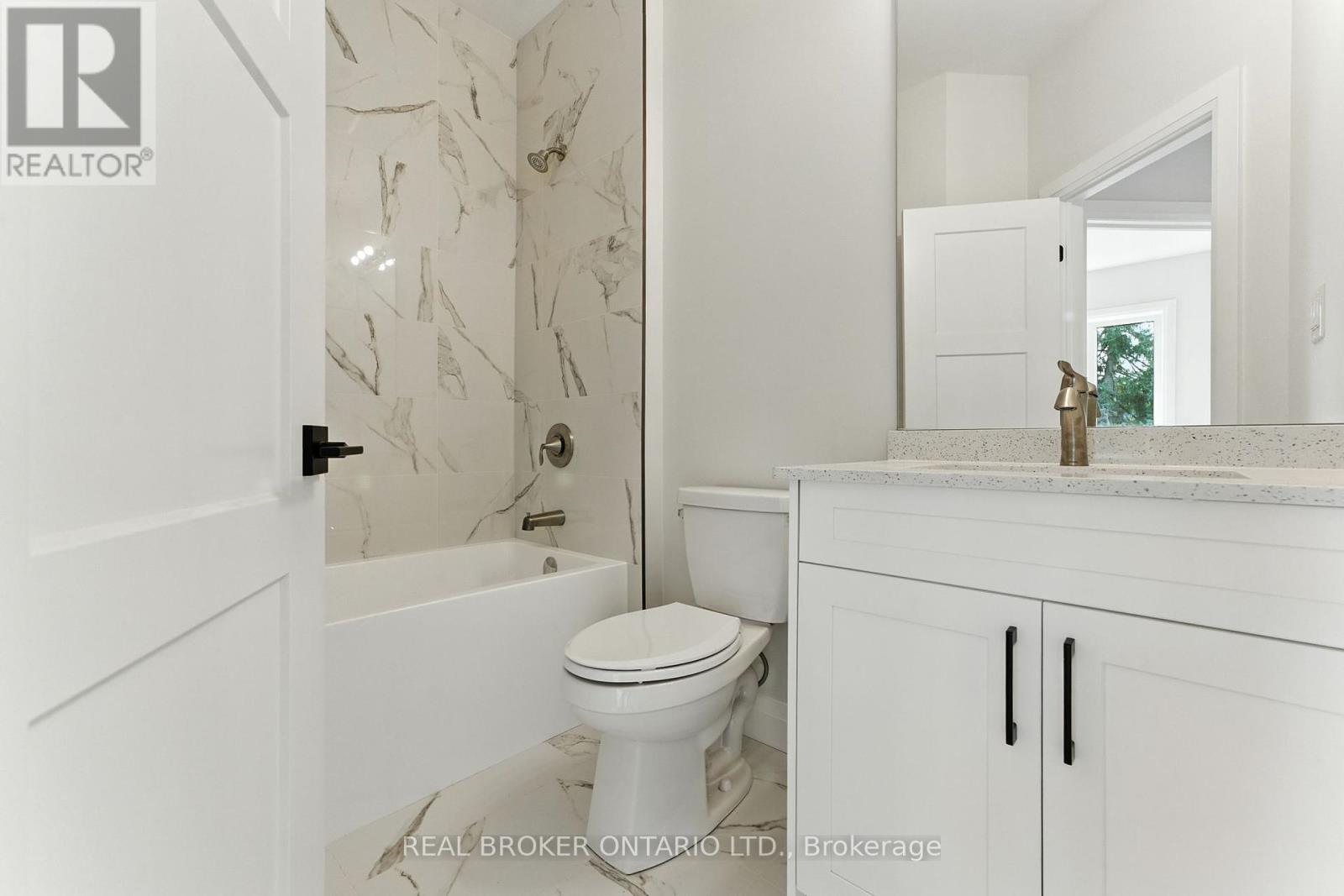 Photo 38 of Unit 3 161 Fifth Avenue, Brant ON