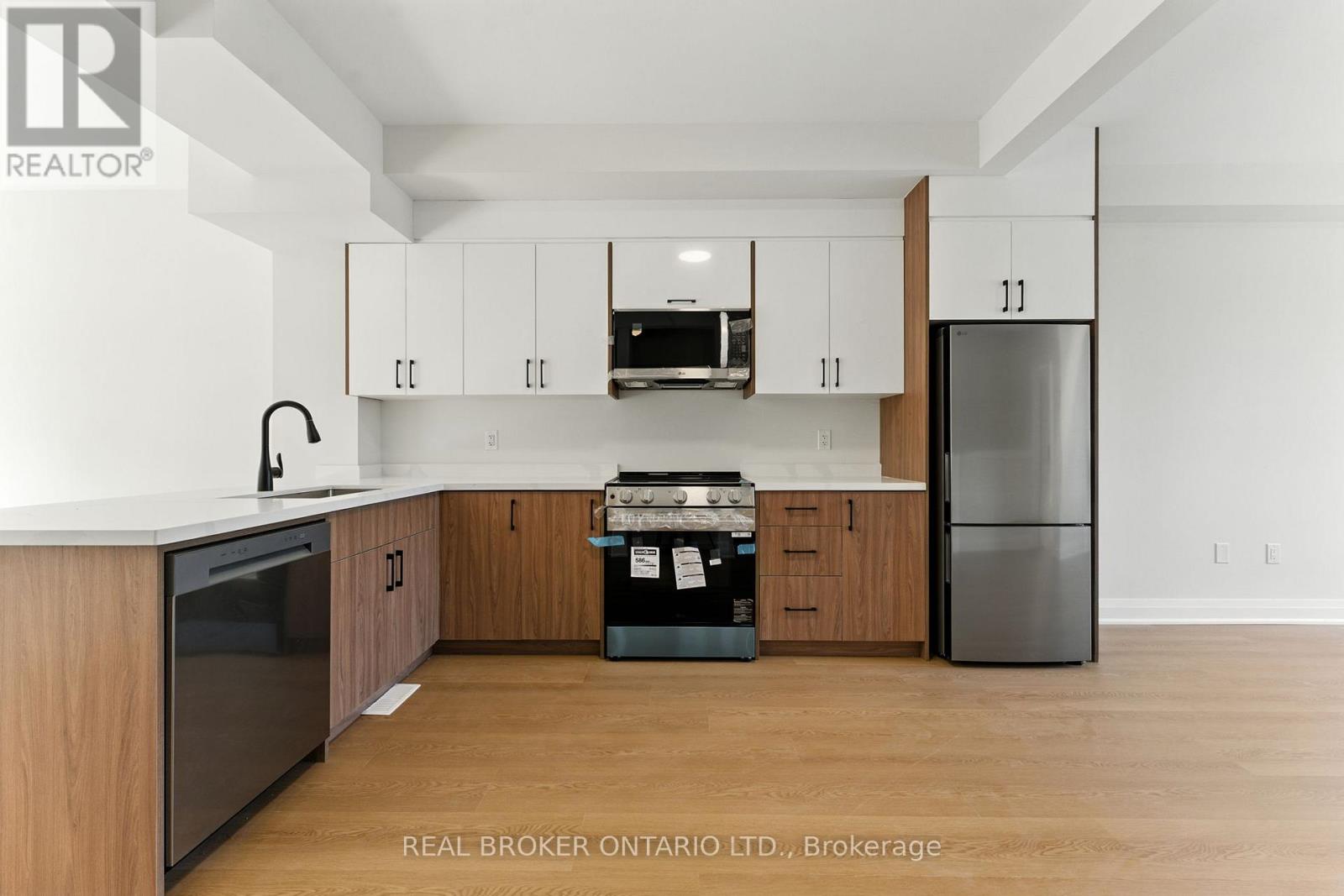 Photo 17 of Unit 3 161 Fifth Avenue, Brant ON