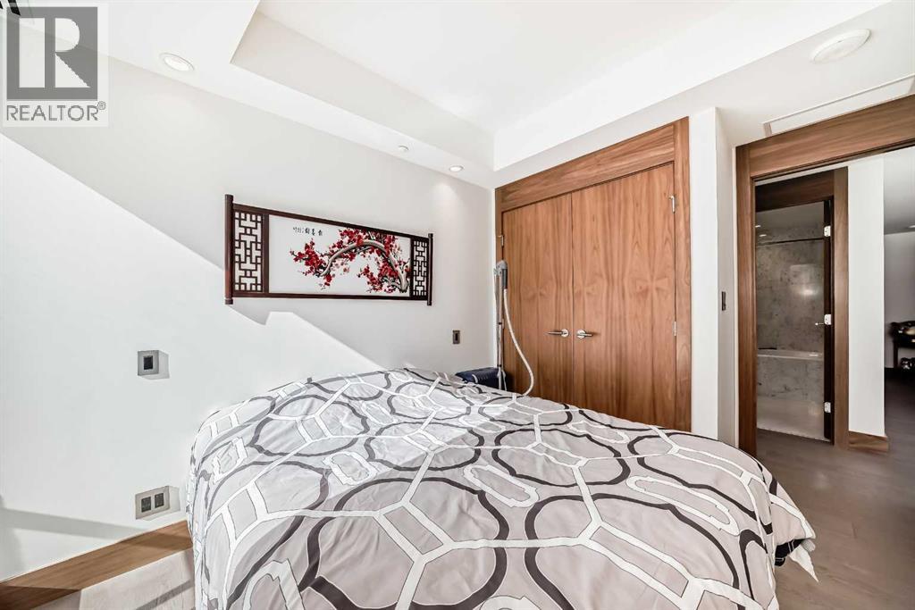 Single Family House for Sale in    Avenue SW Eau Claire Calgary 