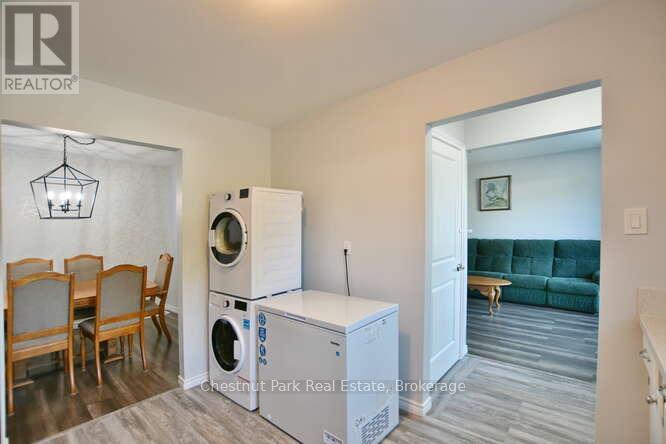 Photo 8 of 83 Katherine Street, Collingwood ON