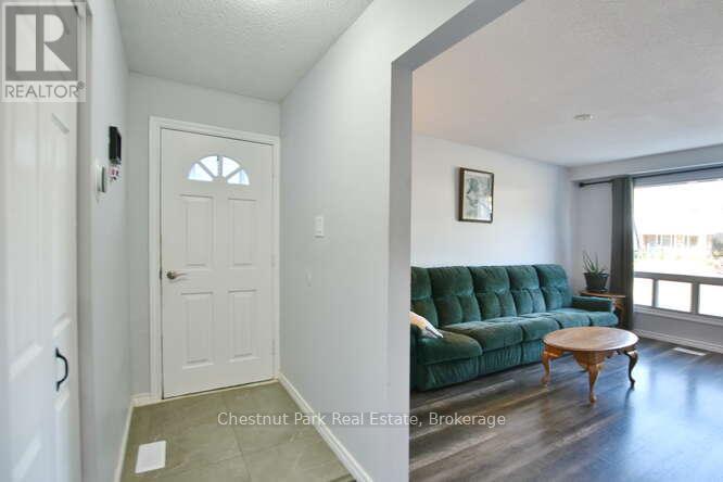 Photo 11 of 83 Katherine Street, Collingwood ON
