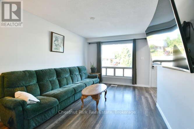 Photo 12 of 83 Katherine Street, Collingwood ON
