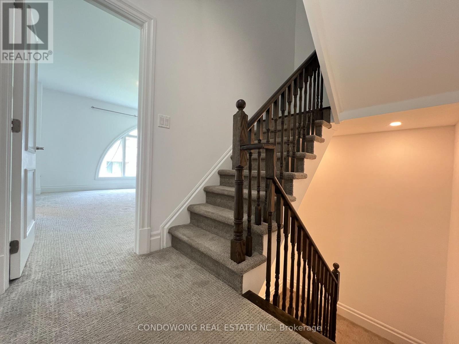 Photo 2 of 612 53 York Mills Road, Toronto ON