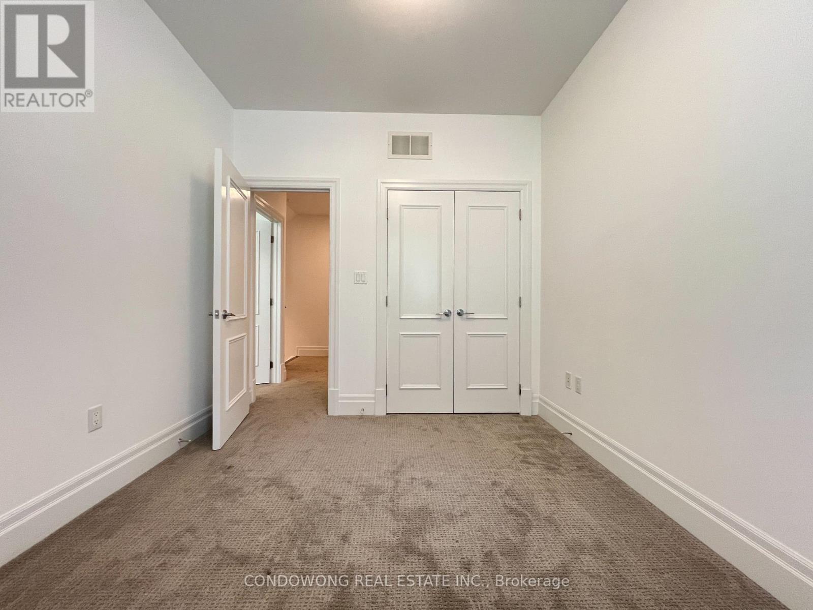 Photo 4 of 612 53 York Mills Road, Toronto ON