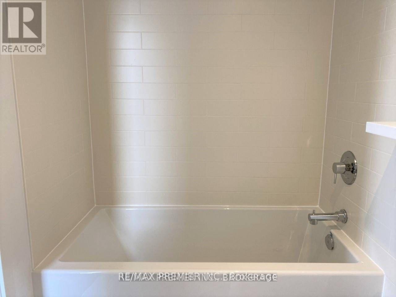 Photo 9 of 515 120 Varna Drive, Toronto ON