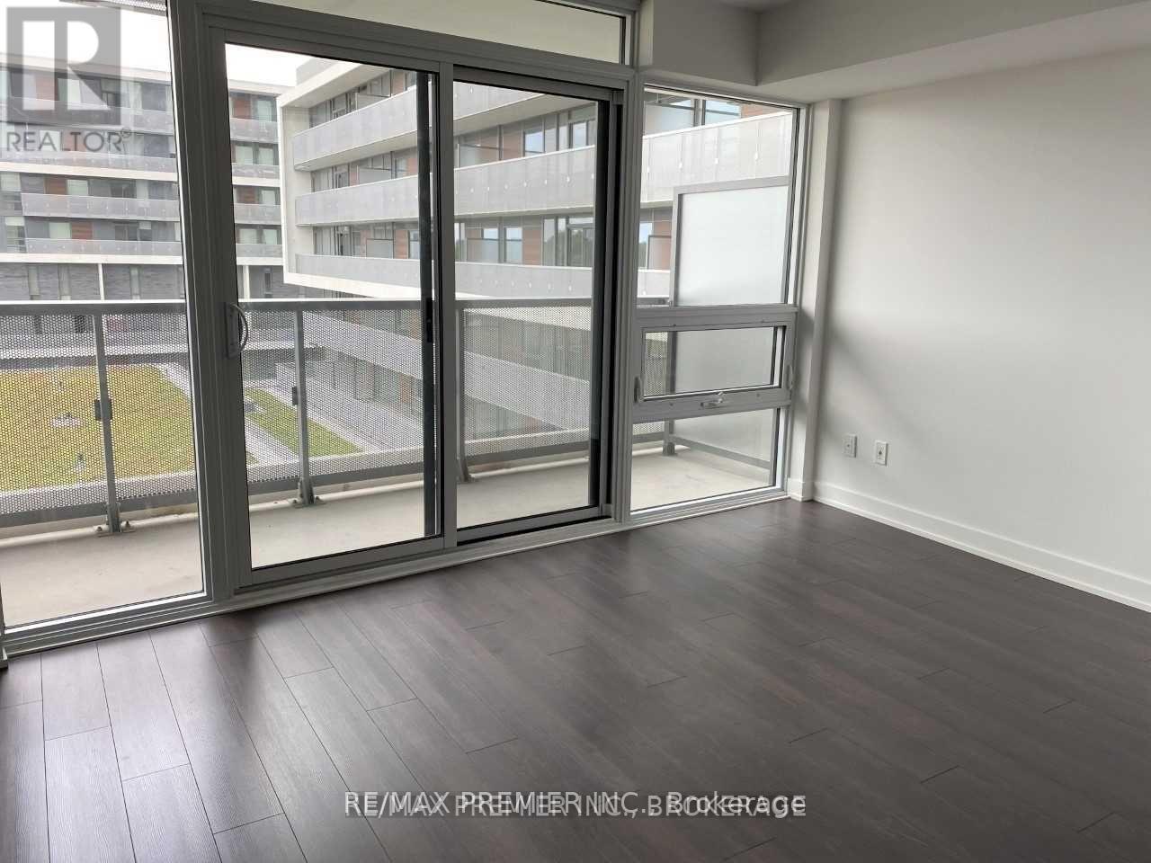 Photo 7 of 515 120 Varna Drive, Toronto ON