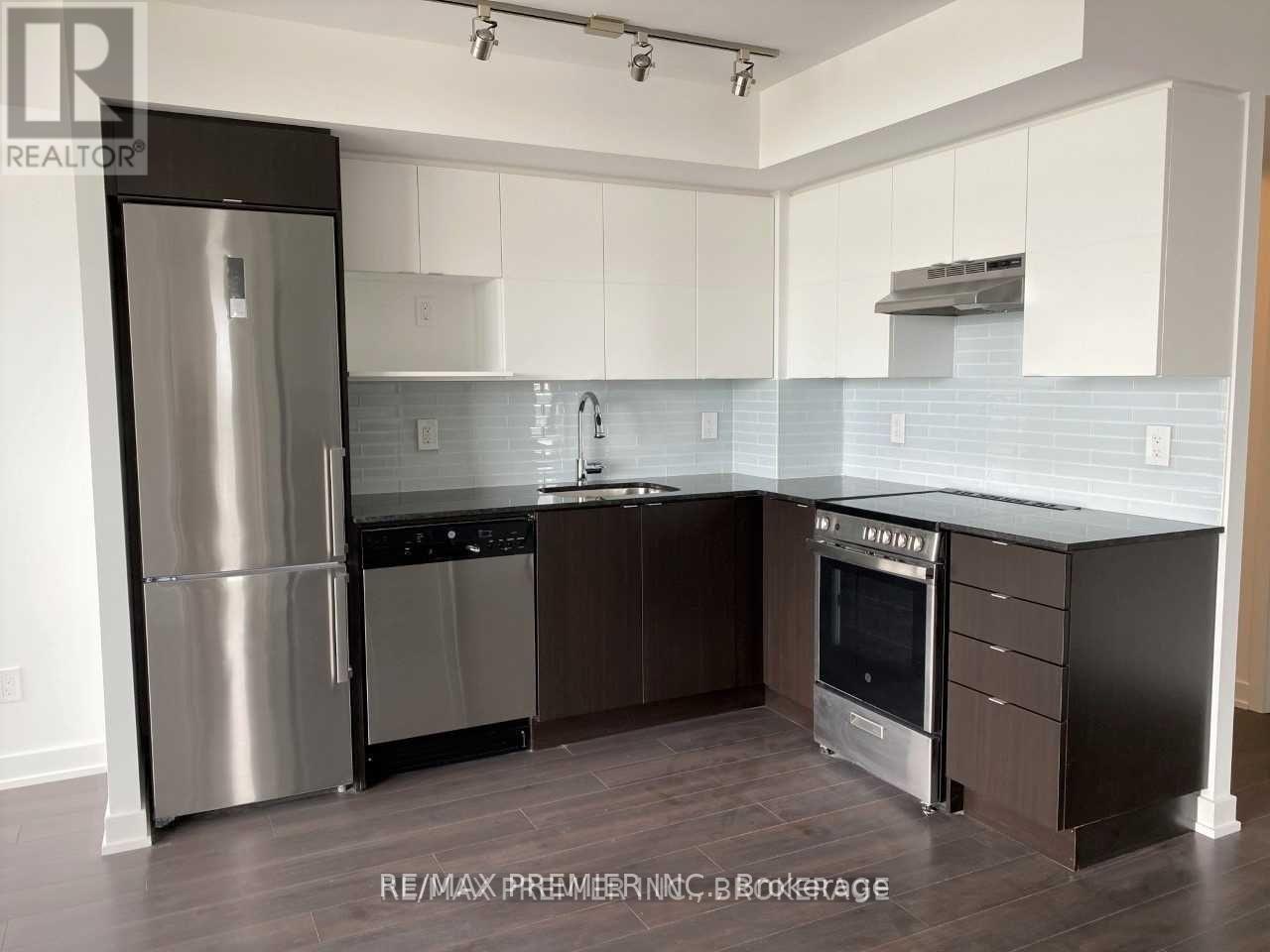 Photo 4 of 515 120 Varna Drive, Toronto ON