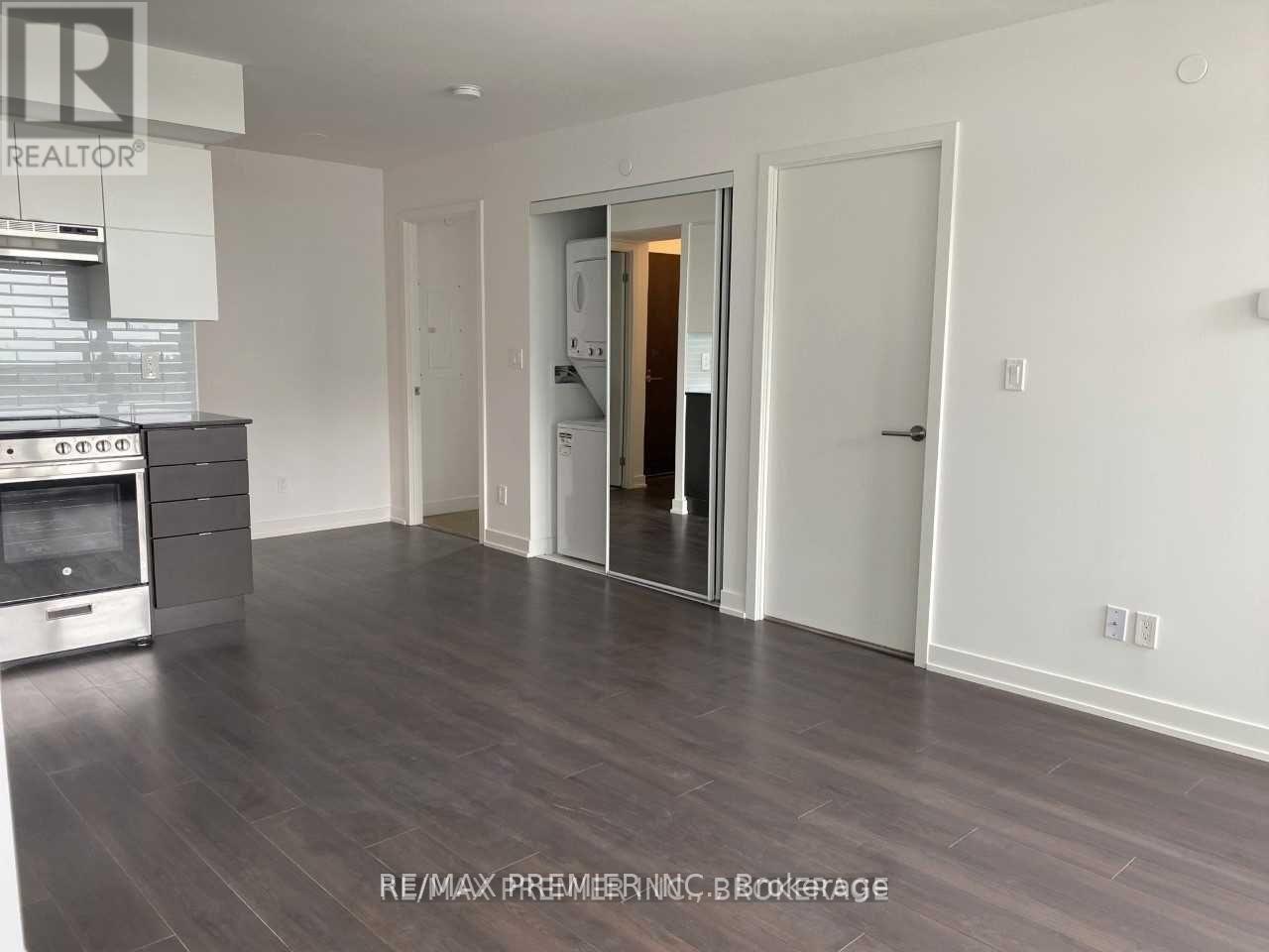 Photo 12 of 515 120 Varna Drive, Toronto ON