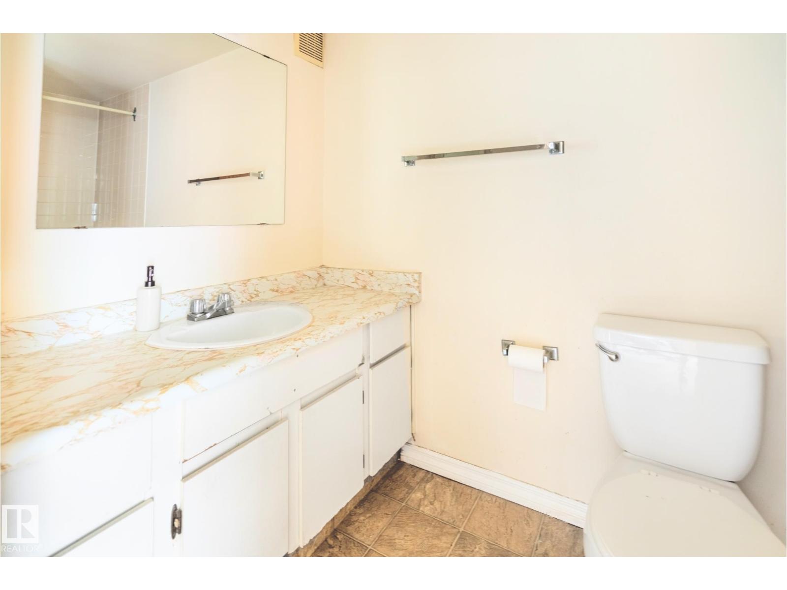 Photo 8 of 203 1628 48 St Nw, Edmonton AB