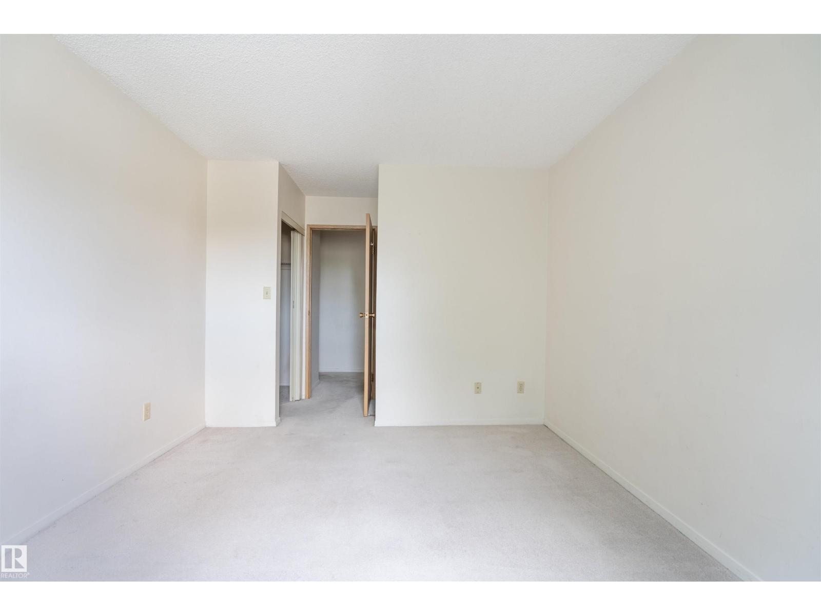 Photo 4 of 203 1628 48 St Nw, Edmonton AB