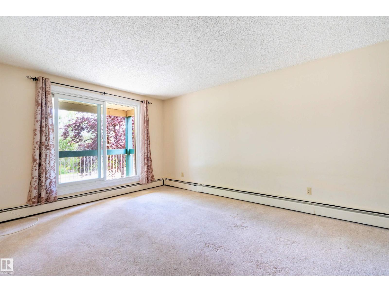 Photo 9 of 203 1628 48 St Nw, Edmonton AB