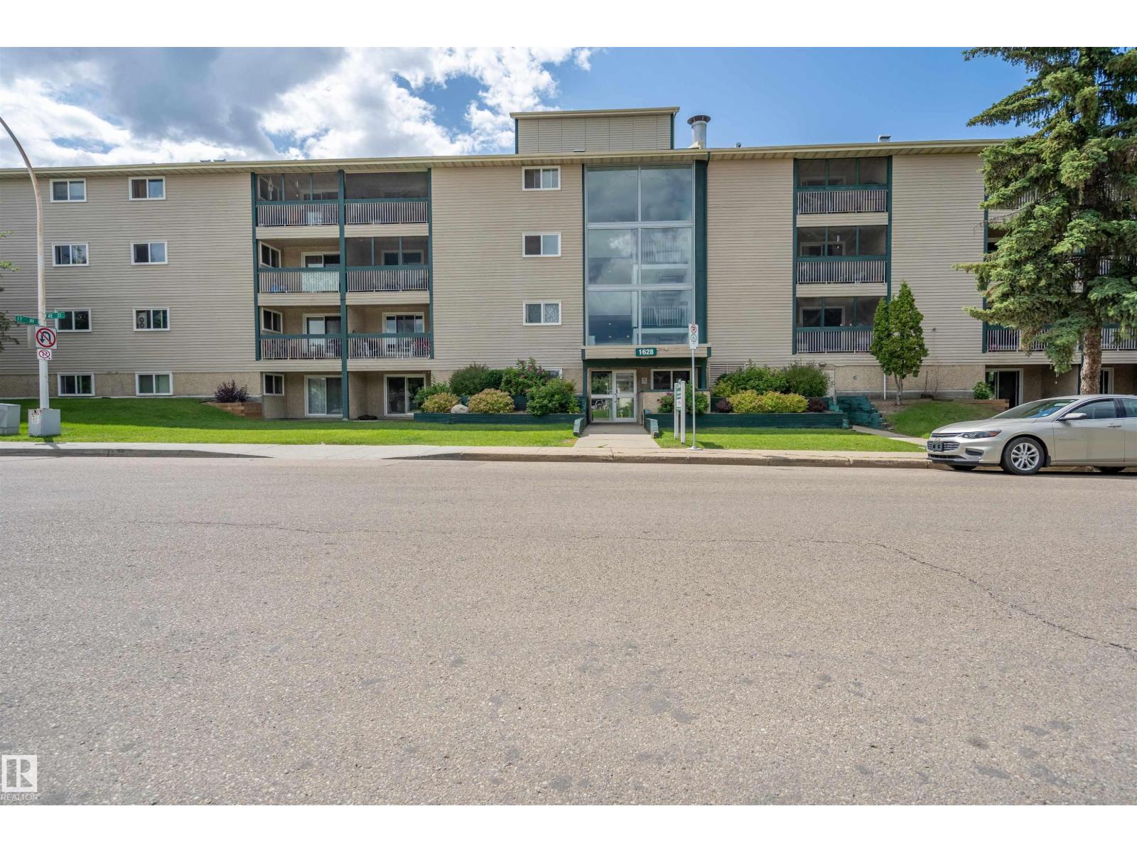 Photo 15 of 203 1628 48 St Nw, Edmonton AB