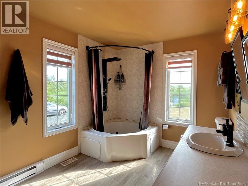 Photo 41 of 32 Mcintyre Lane, Baiesainteanne NB