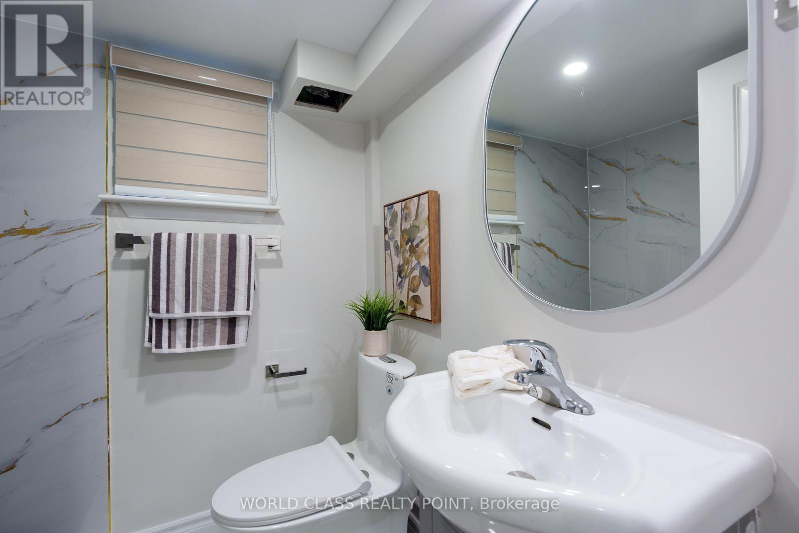 Photo 13 of 152 Ferris Road, Toronto ON
