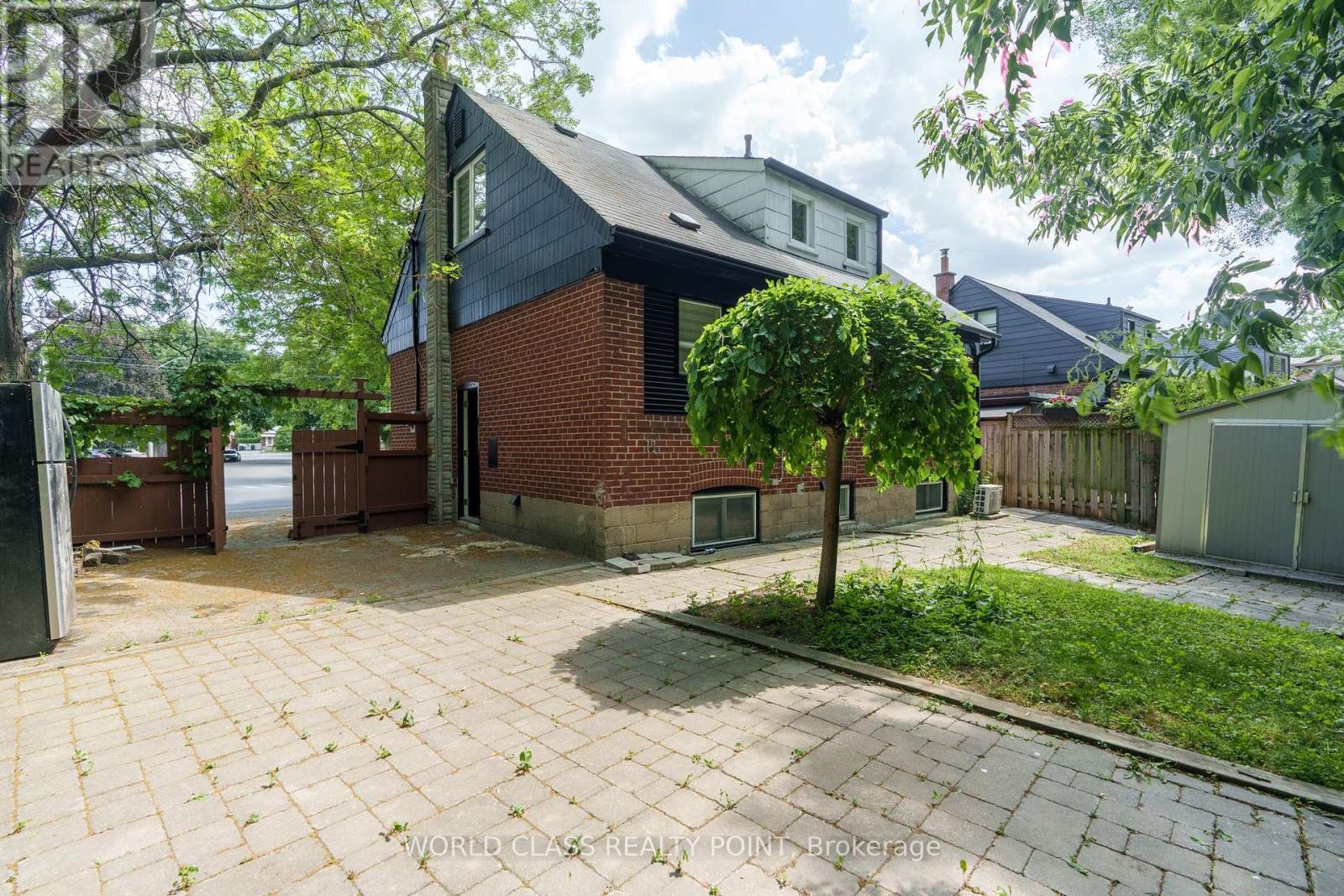 Photo 3 of 152 Ferris Road, Toronto ON