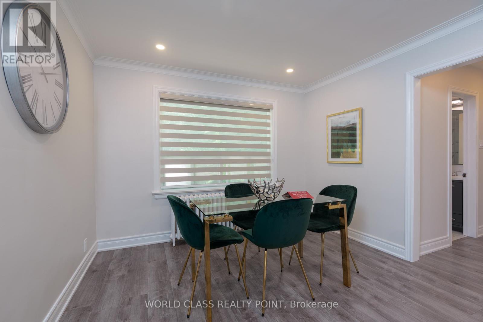 Photo 4 of 152 Ferris Road, Toronto ON