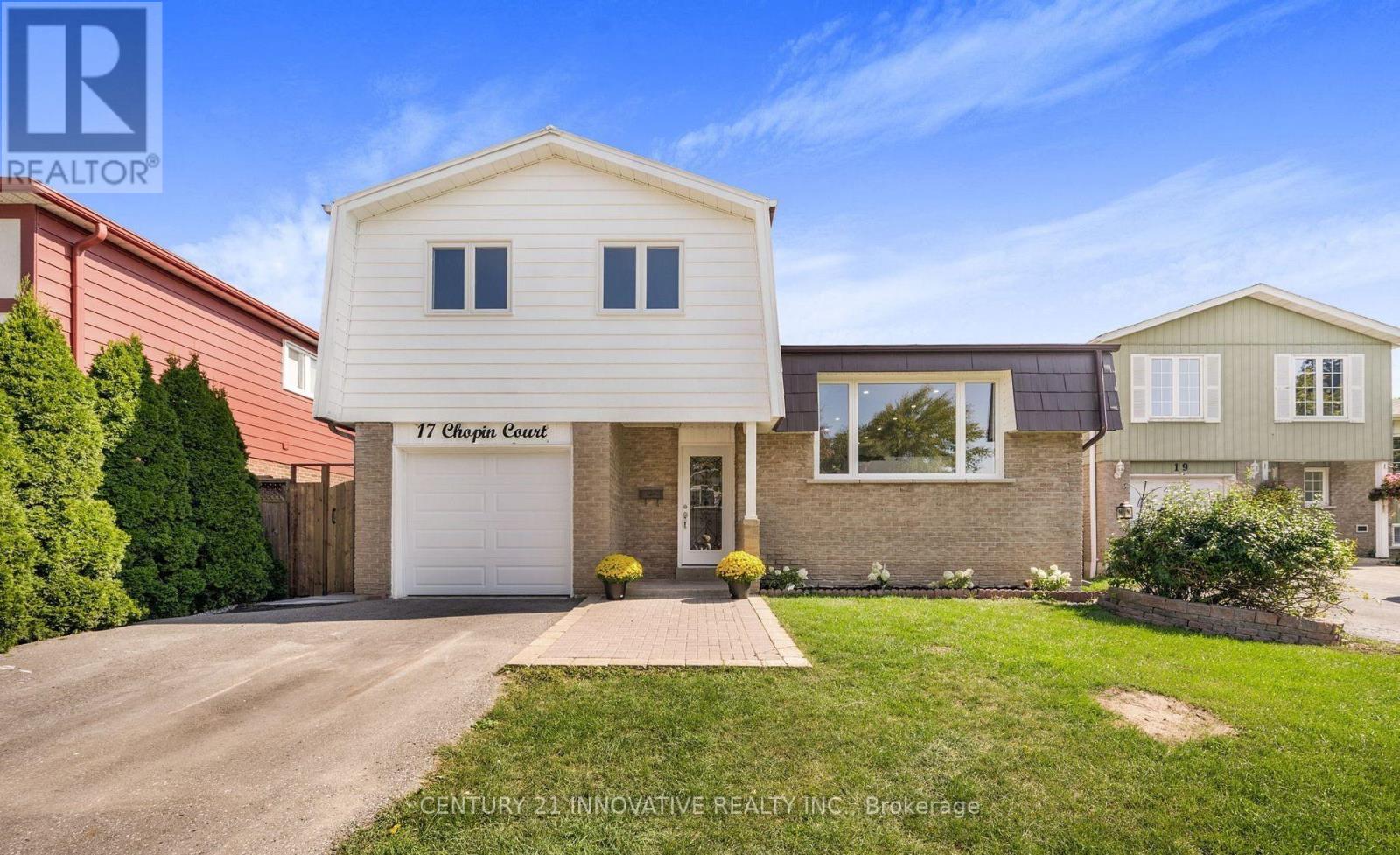 Photo 12 of 17 Chopin Court, Whitby ON