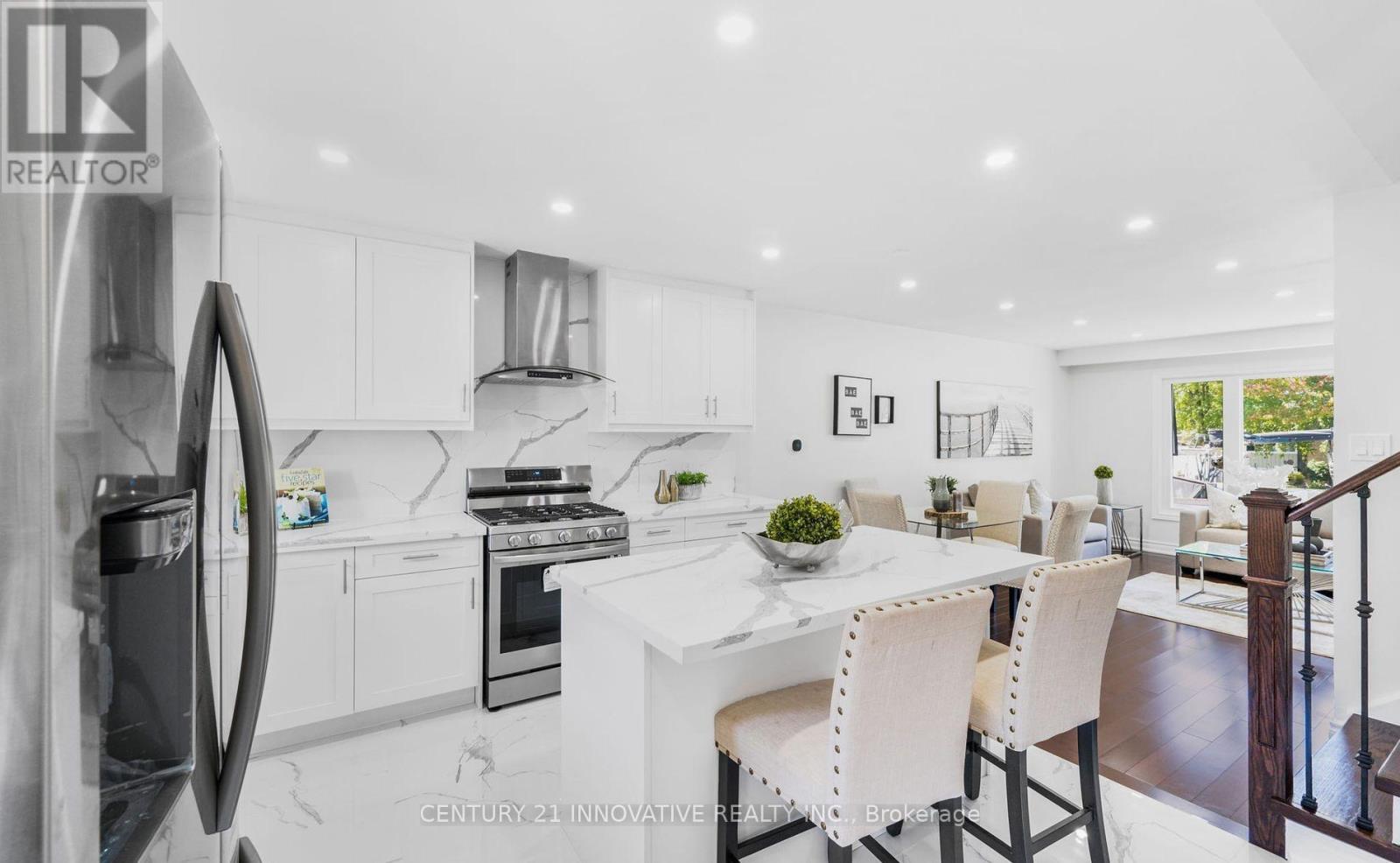 Photo 28 of 17 Chopin Court, Whitby ON