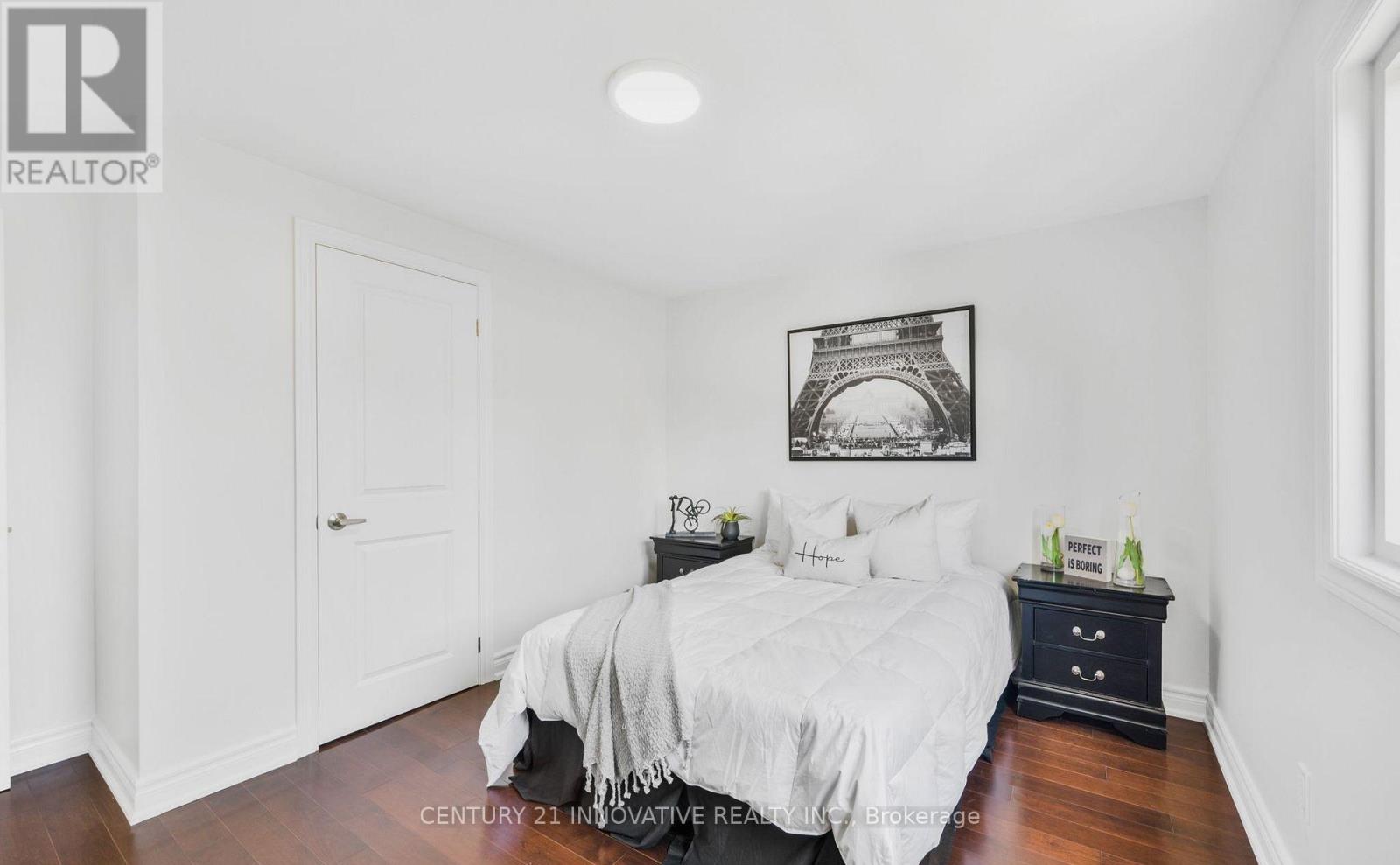 Photo 17 of 17 Chopin Court, Whitby ON