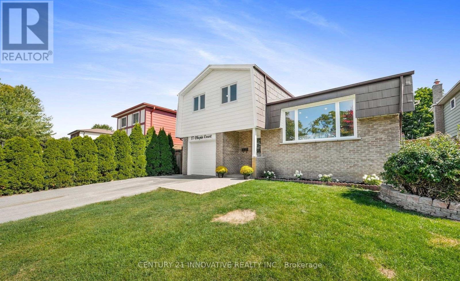 Photo 5 of 17 Chopin Court, Whitby ON