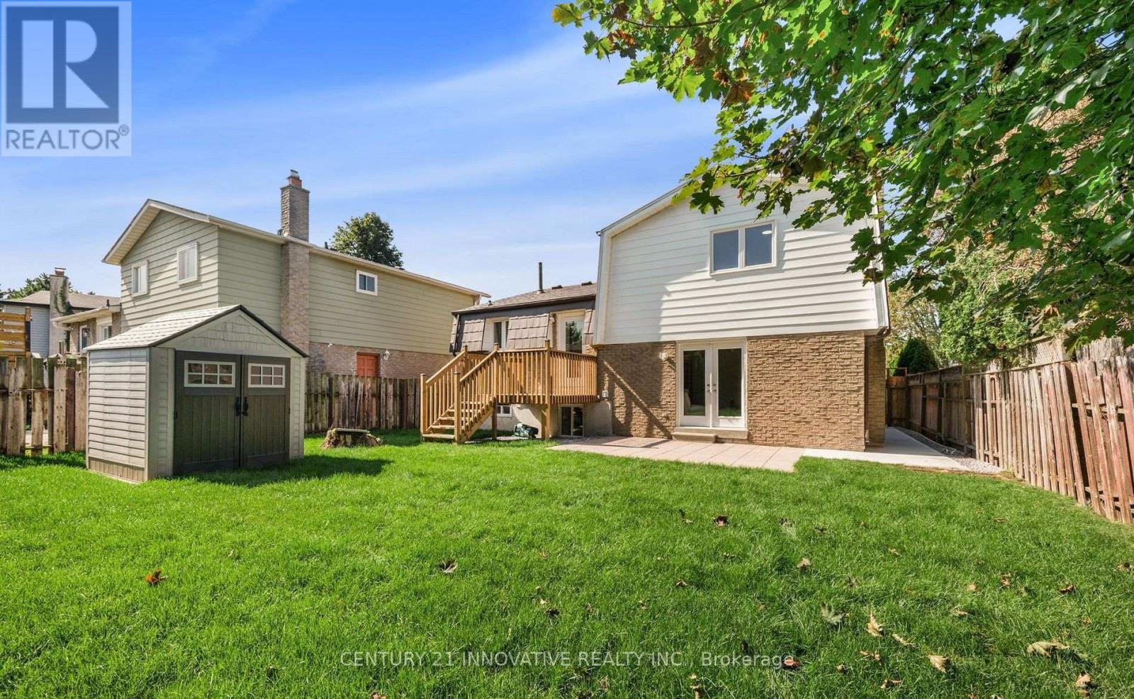 Photo 16 of 17 Chopin Court, Whitby ON