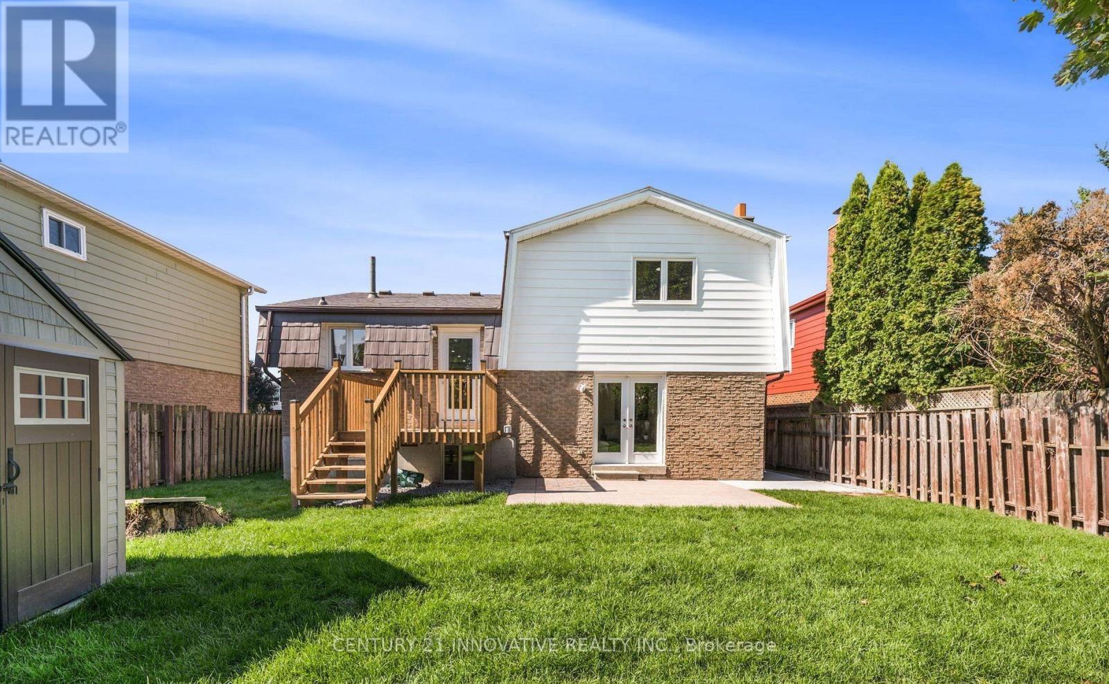 Photo 22 of 17 Chopin Court, Whitby ON