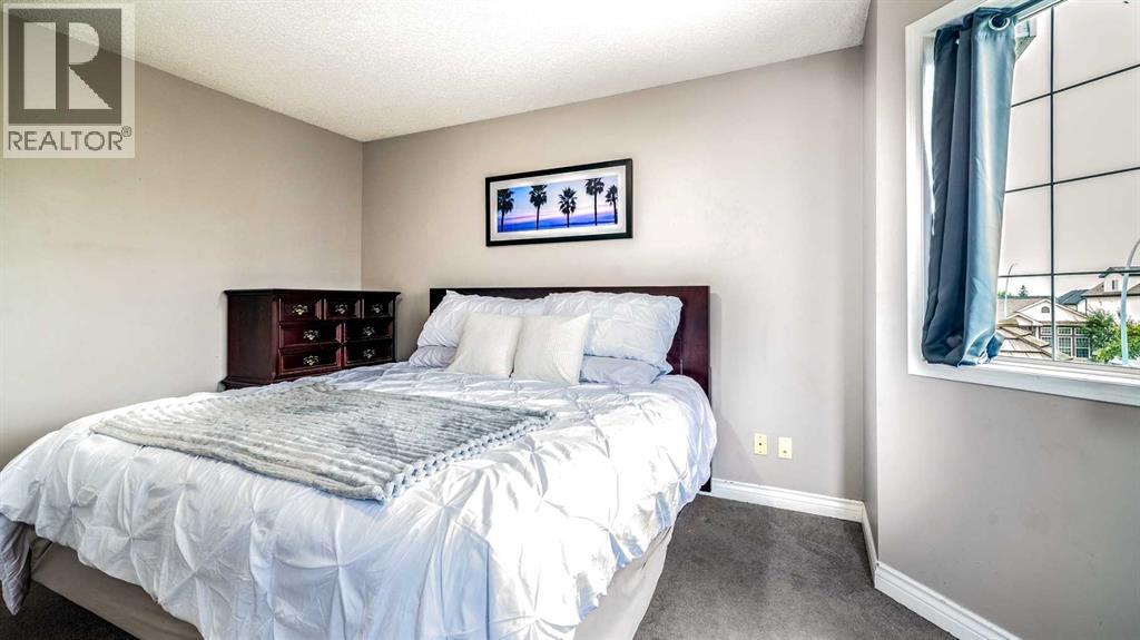 Single Family House for Sale in  Mt Aberdeen Link SE McKenzie Lake Calgary 