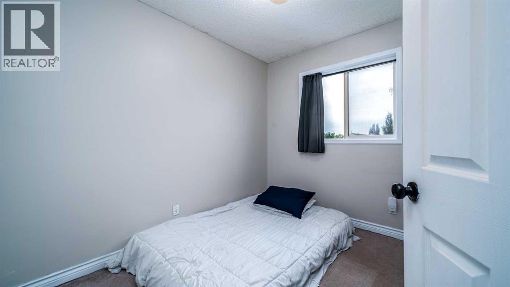 Single Family House for Sale in  Mt Aberdeen Link SE McKenzie Lake Calgary 