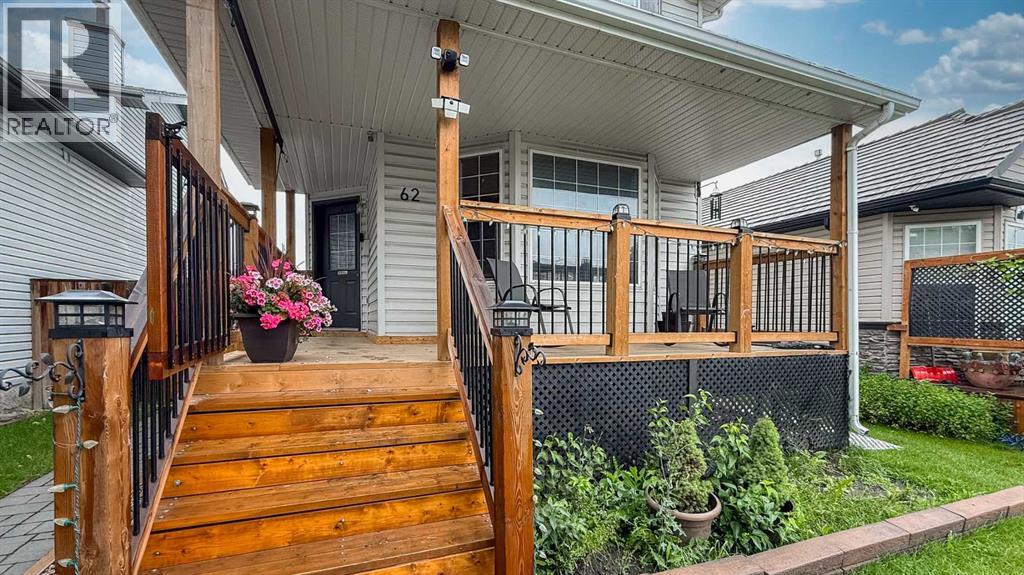 Single Family House for Sale in  Mt Aberdeen Link SE McKenzie Lake Calgary 