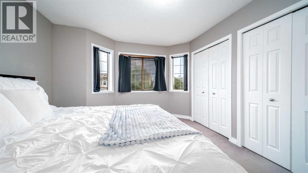 Single Family House for Sale in  Mt Aberdeen Link SE McKenzie Lake Calgary 