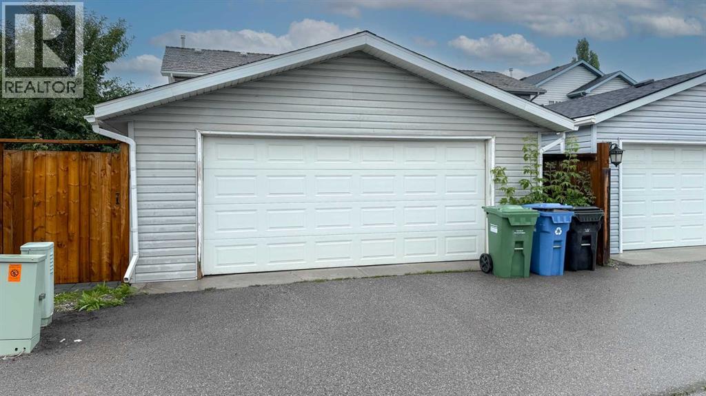 Single Family House for Sale in  Mt Aberdeen Link SE McKenzie Lake Calgary 