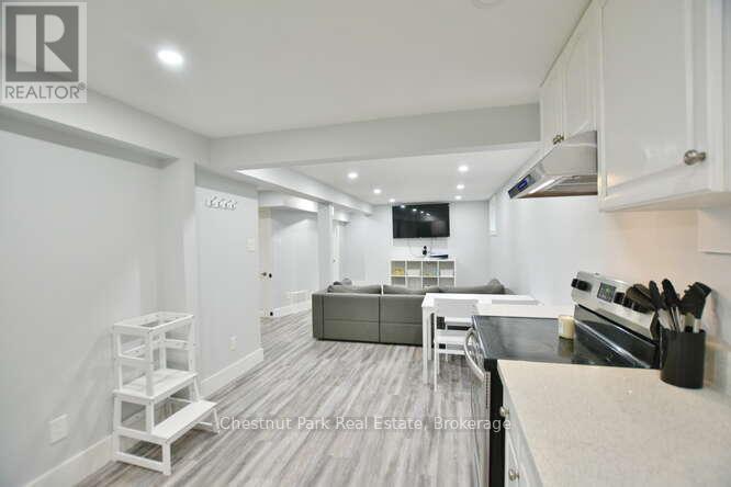 Photo 24 of 83 Katherine Street, Collingwood ON