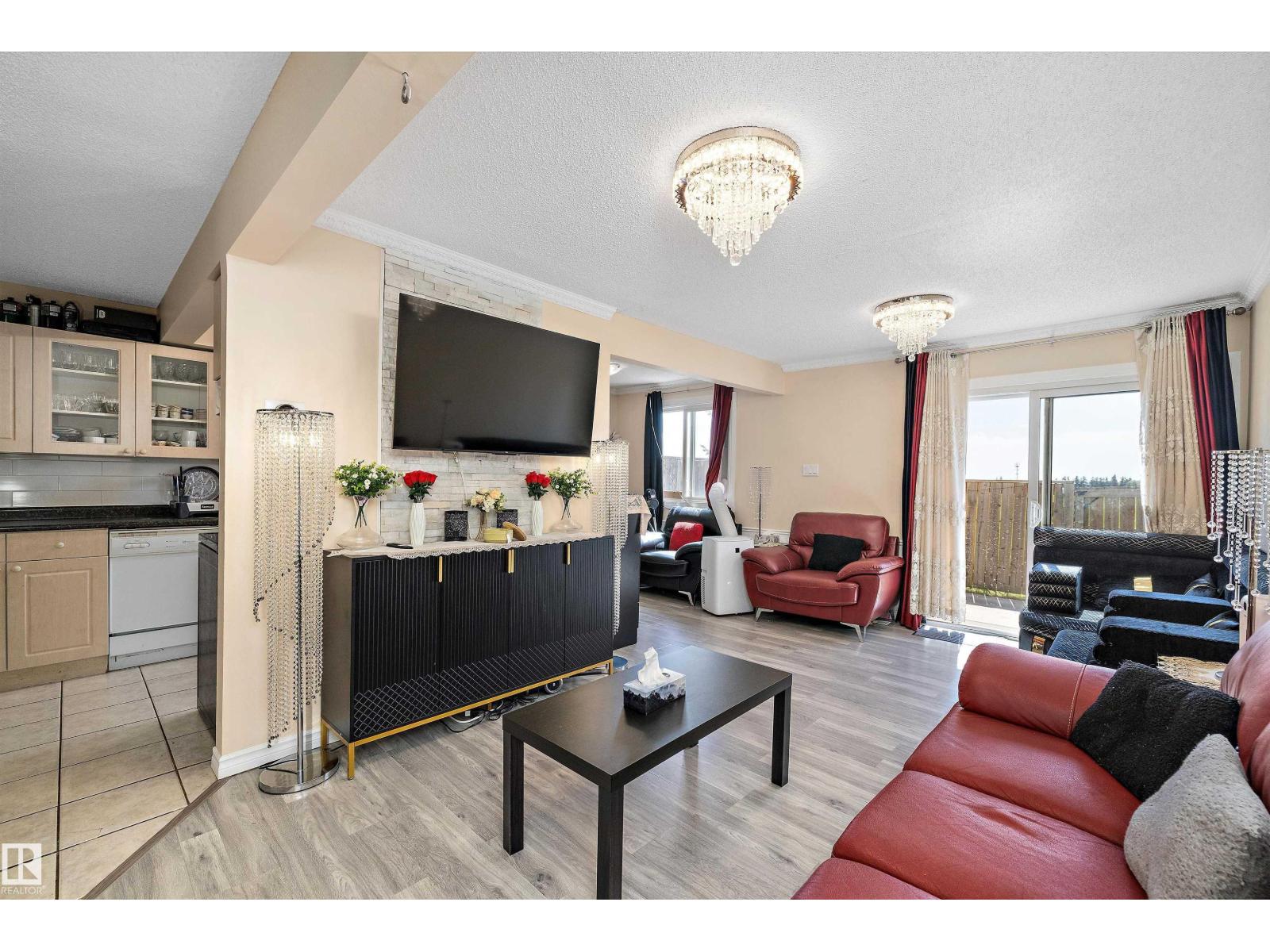 Photo 7 of 127 Cornell Co Nw, Edmonton AB