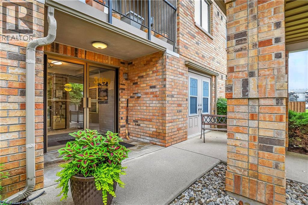 Photo 3 of 3499 Upper Middle Road Unit 404, Burlington ON