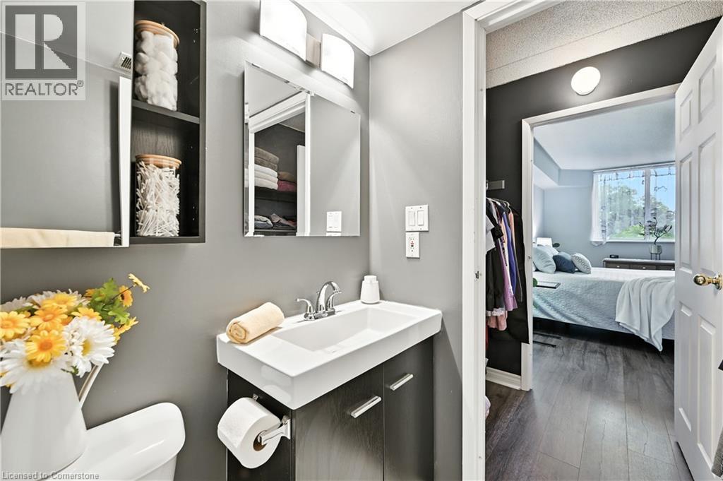 Photo 34 of 3499 Upper Middle Road Unit 404, Burlington ON
