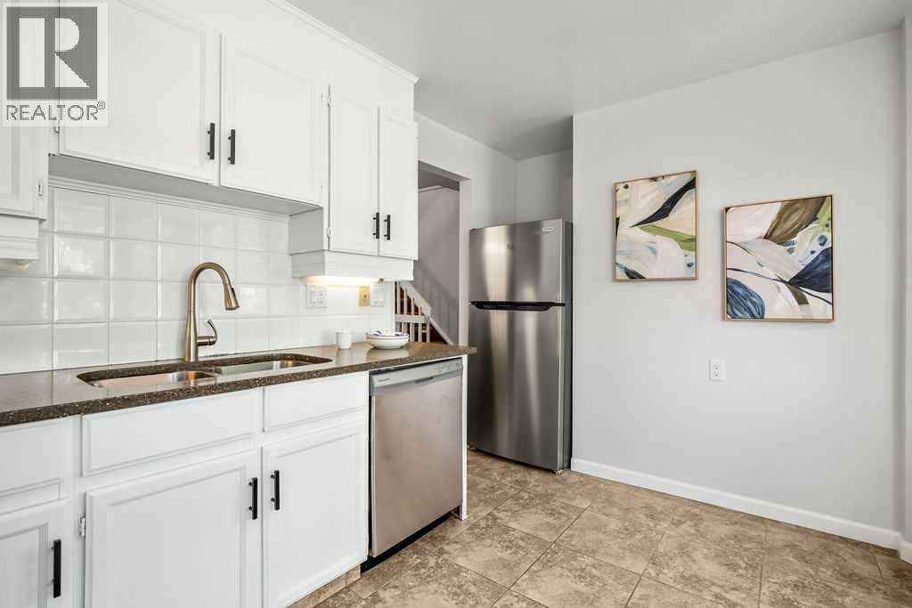 Single Family House for Sale in  Coachway Green SW Coach Hill Calgary 