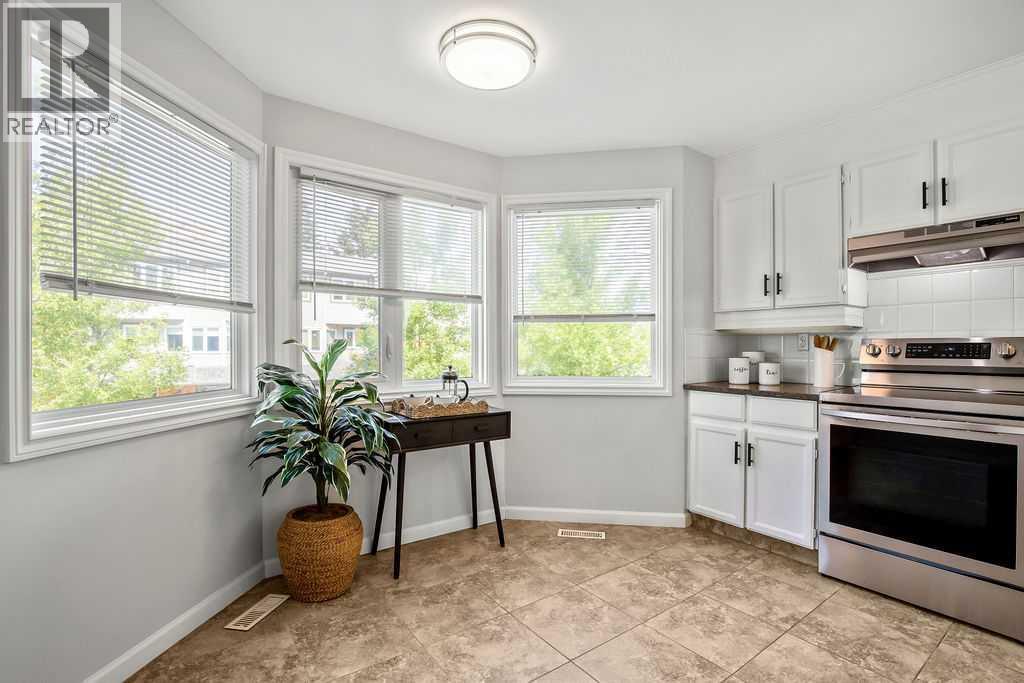 Single Family House for Sale in  Coachway Green SW Coach Hill Calgary 