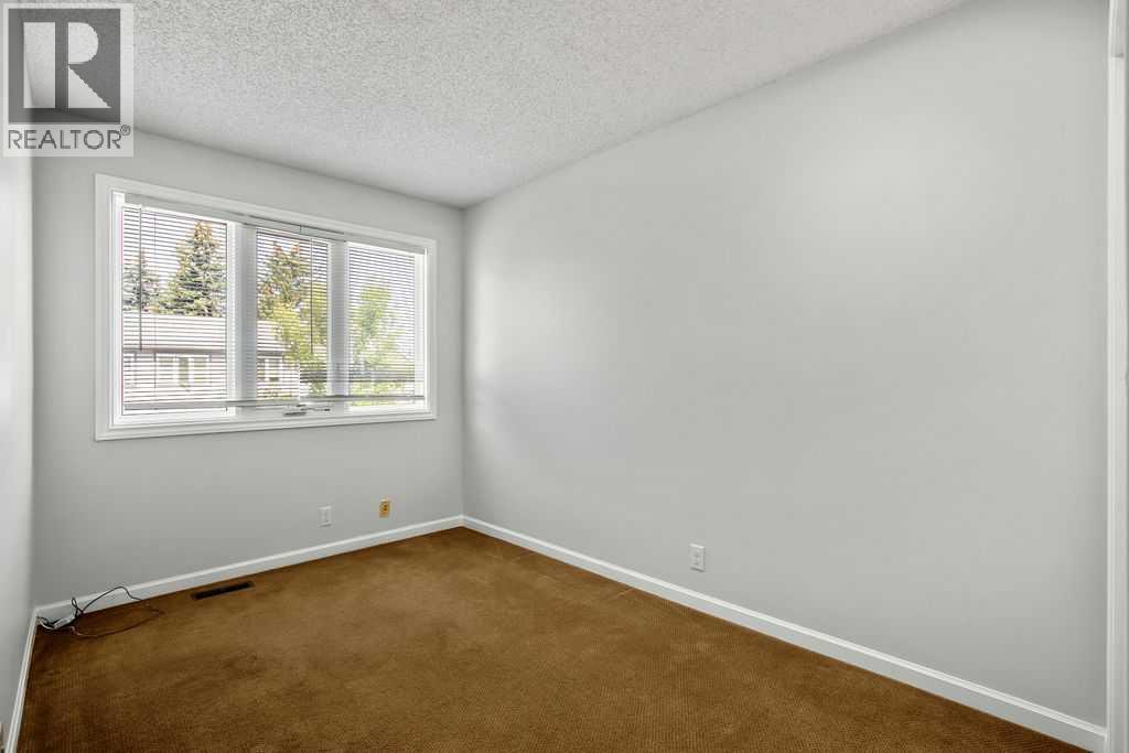 Single Family House for Sale in  Coachway Green SW Coach Hill Calgary 