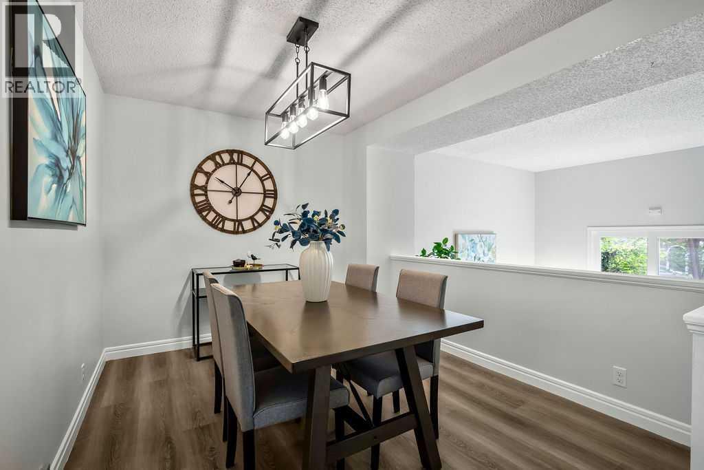 Single Family House for Sale in  Coachway Green SW Coach Hill Calgary 