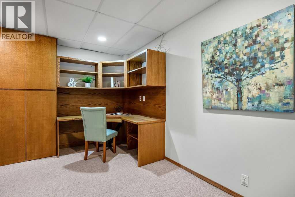 Single Family House for Sale in  Coachway Green SW Coach Hill Calgary 